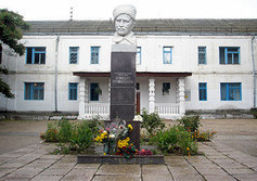 Памятник командиру 25-й Чапаевской дивизии генерал-майору Петрову
