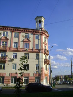 сталинское здание с башенкой