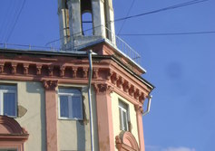 сталинское здание с башенкой