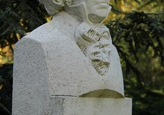 Памятник основателю и директору Никитского ботанического сада Христиану Стевену