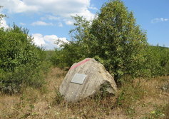 Памятник партизанам, погибшим в Бешуйском бою в районе села Партизанское