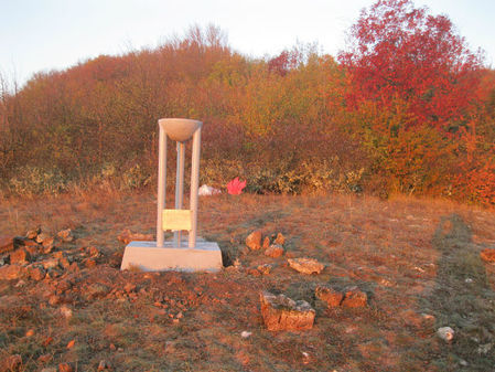 Памятник бойцам Джанкойского партизанского отряда "Железная чаша"