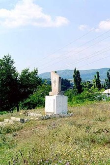 Памятник в Старом Крыму в честь освобождения города от фашистских захватчиков 