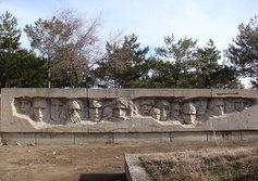  Мемориал на месте массовых расстрелов советских граждан в Симферополе