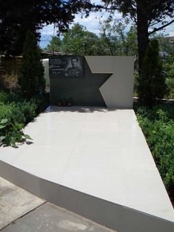 Памятник А.А. Дижу