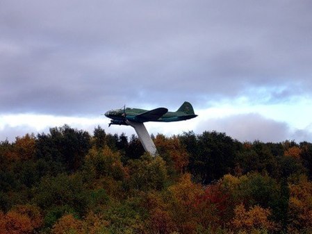 Памятник лётчикам-североморцам