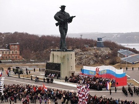 Памятник Героям-Североморцам, защитникам Заполярья