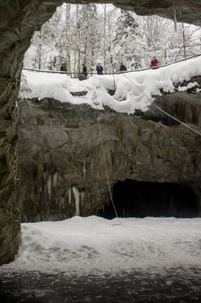 Рускеальский провал "Подземное озеро"