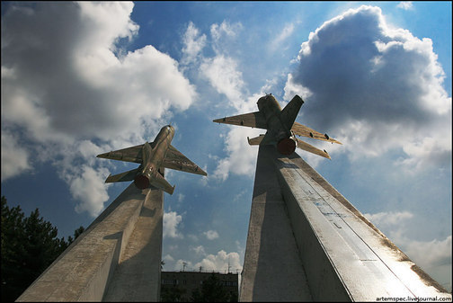 Памятник защитникам кубанского неба