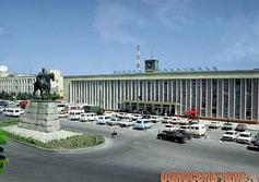 Памятник Махачу Дахадаеву