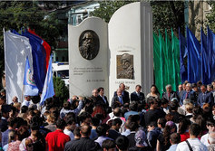 Памятник Л.Н. Толстому и его герою Хаджи-Мурату