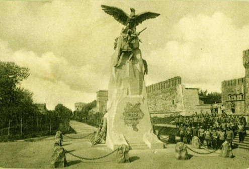  	Памятник героям Отечественной войны 1812 года