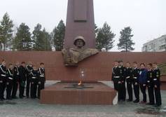 Вечный огонь и памятник второй мировой в Ноябрьске