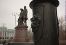 Памятник В.Н.Татищеву и В.И.де Генину в Екатеринбурге
