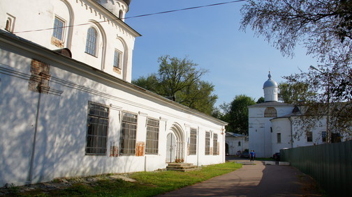 Трапезная Сретенская церковь Антониева монастыря в Великом Новгороде