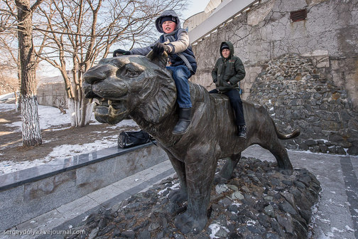 Памятник Амурскому тигру во Владивостоке