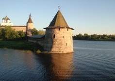Плоская башня Псковского Крома