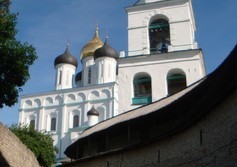 Колокольня Псковского Троицкого собора