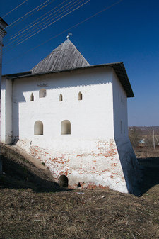 Спасская башня Большого нижнего города Вяземской крепости