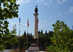 Монумент Архангела Михаила в Сочи