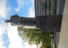 Памятник Отто Куусинену
