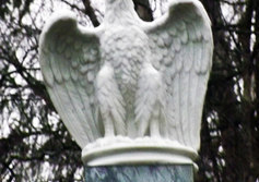 Колонна Орла в Гатчинском парке