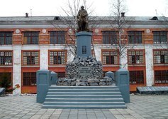 Памятник воинам кизеловцам, погибшим в 1941-1945 гг.