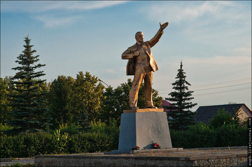 Памятник Ленину в Задонске