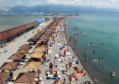 Галечный пляж Алексино в Новороссийске