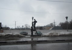 Памятник фонарщику