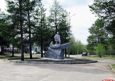 Памятник В.А. Русанову в Печоре