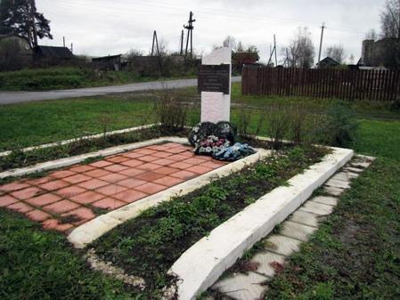 Памятник рядовому Н.И. Мельникову