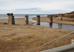Руины японского моста на реке Новоенисейская.