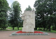 Пионерам-героям