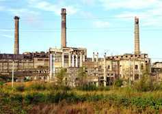 Руины целлюлозно-бумажного завода в Долинске