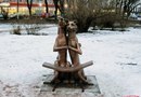 Скульптура-лавочка "Собака и кошка" в Сортавале