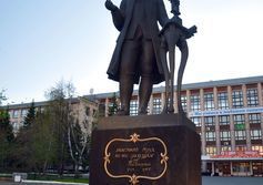 Памятник И. И. Ползунову 