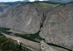 Водопад Кату-Ярык (водопад Карасу) – расположен в долине реки Чулышман на Алтае