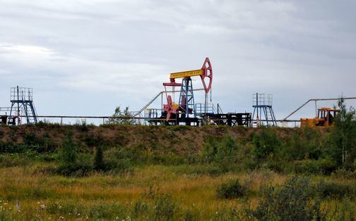 Нефтяные качалки Харьягинского месторождения республики Коми