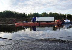 Паромная переправа в Усть-Лыже республики Коми