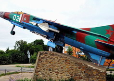 Памятник "Авиаторам всех поколений" (МиГ-23МЛД) в Приморском крае