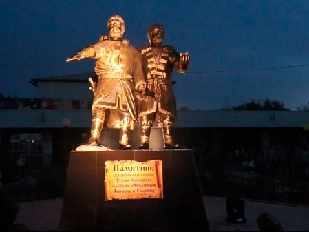 Памятник основателям города Усолье-Сибирское братьям Михалевым Анисиму и Гавриилу