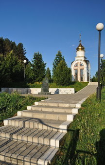Кедровый бор и часовня Андрея Первозванного в Мундыбаше Кемеровской области