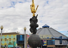 Памятник мамонтёнку в Якутске