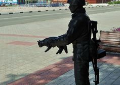 Памятник "Вежливым людям" в Белогорске Амурской области