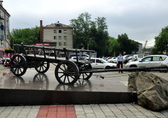 Памятник «Телега переселенцев» в Белогорске Амурской области