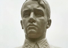 Памятник герою Советского Союза Мирошниченко В.П. в Тынде Амурской области 