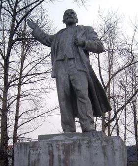 Кочующий памятник В.И.Ленину в Тынде Амурской области