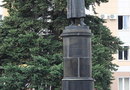 Памятник генералу армии И. Р. Апанасенко.