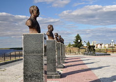 Мемориальный комплекс ВОВ и аллея героев в Вилюйске 